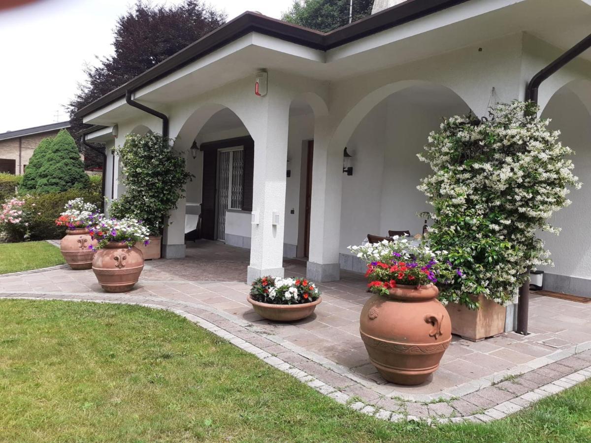 B&B Le Magnolie Carimate Εξωτερικό φωτογραφία